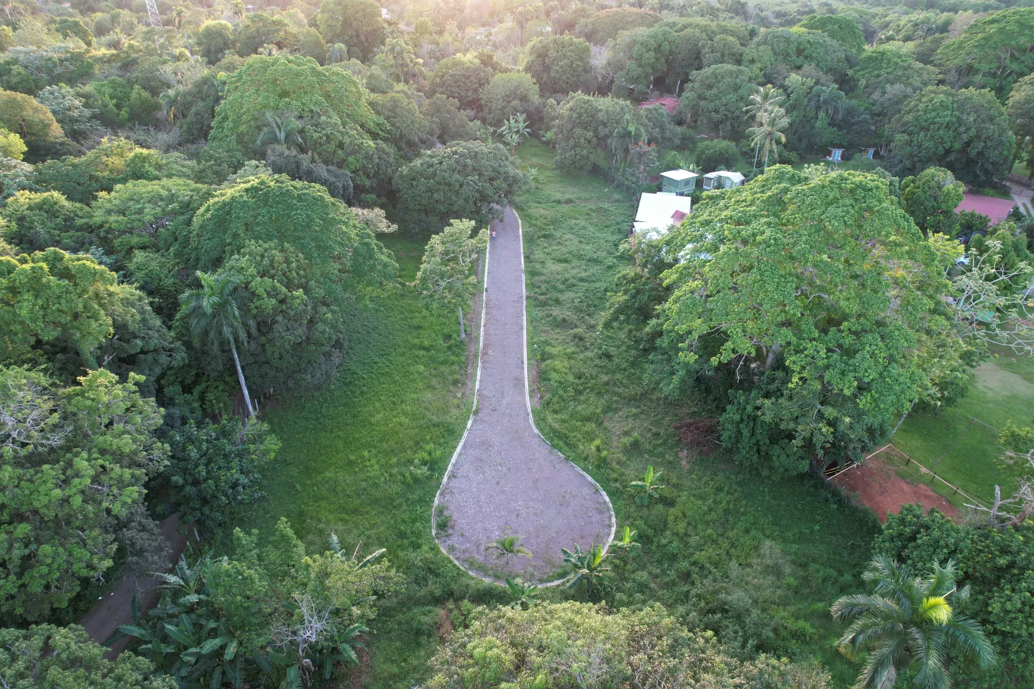 Vista aérea real de Comatillo Gardens